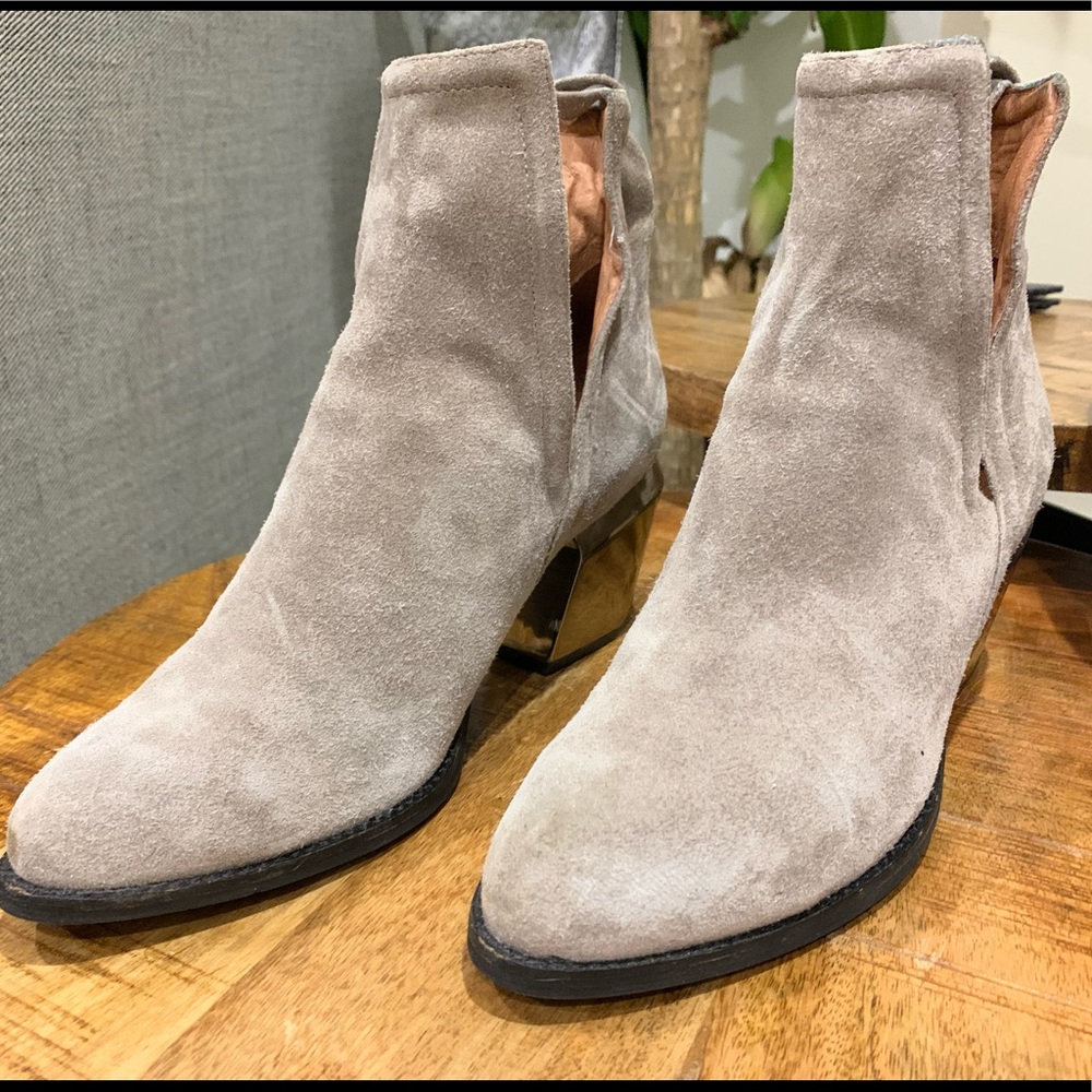 JEFFREY CAMPBELL Gray and silver slit bootie
